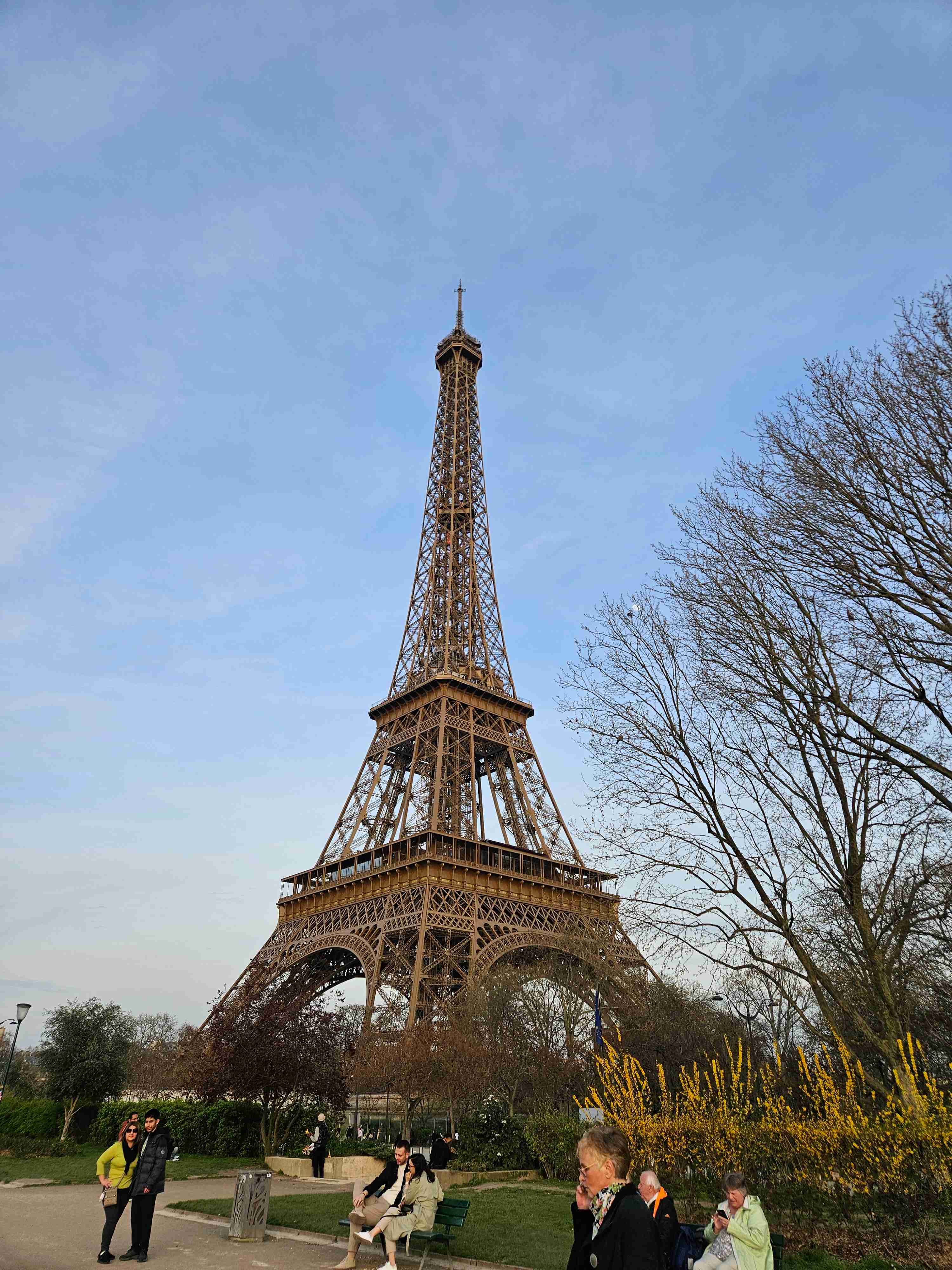 A mandatory picture of the Eiffel-tower
